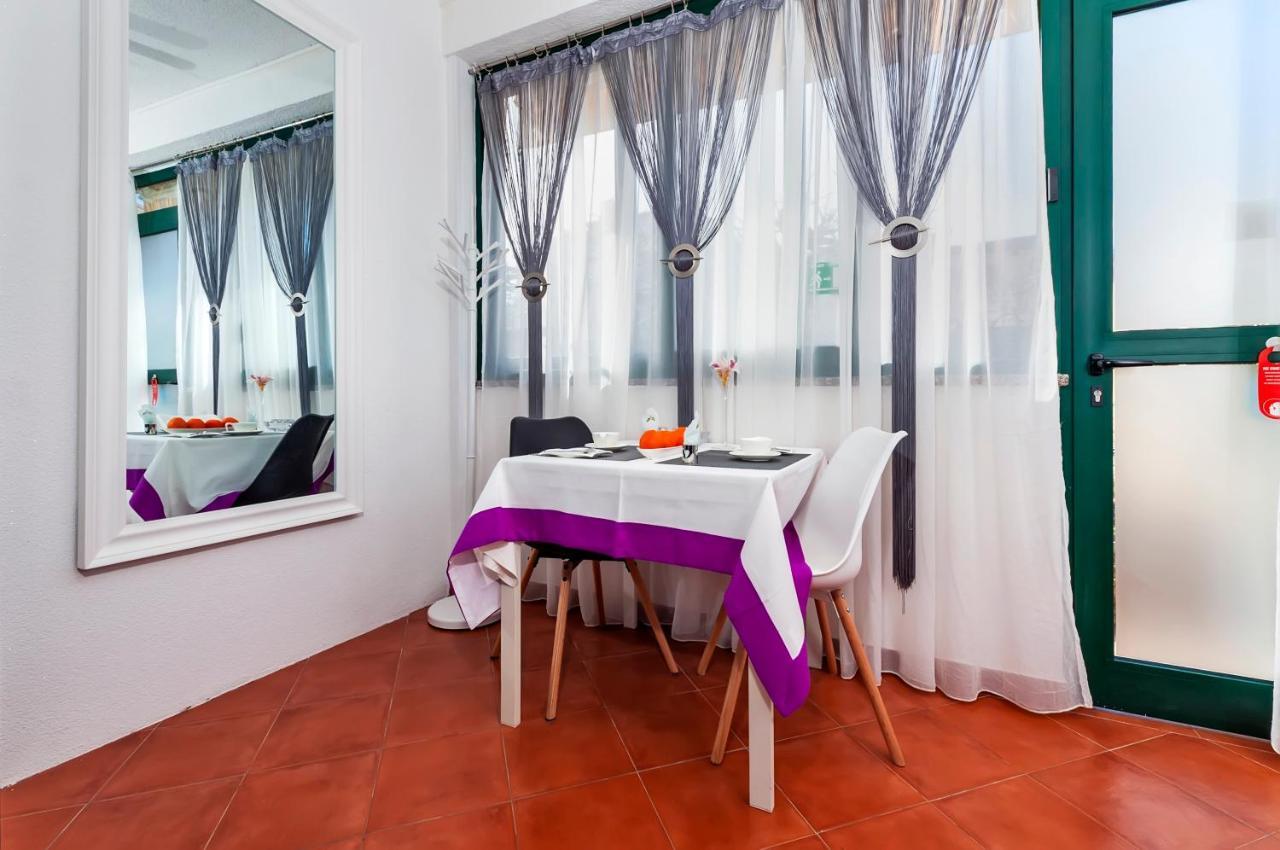 Apartments And Rooms Villa Dea Adults Only روفينج المظهر الخارجي الصورة