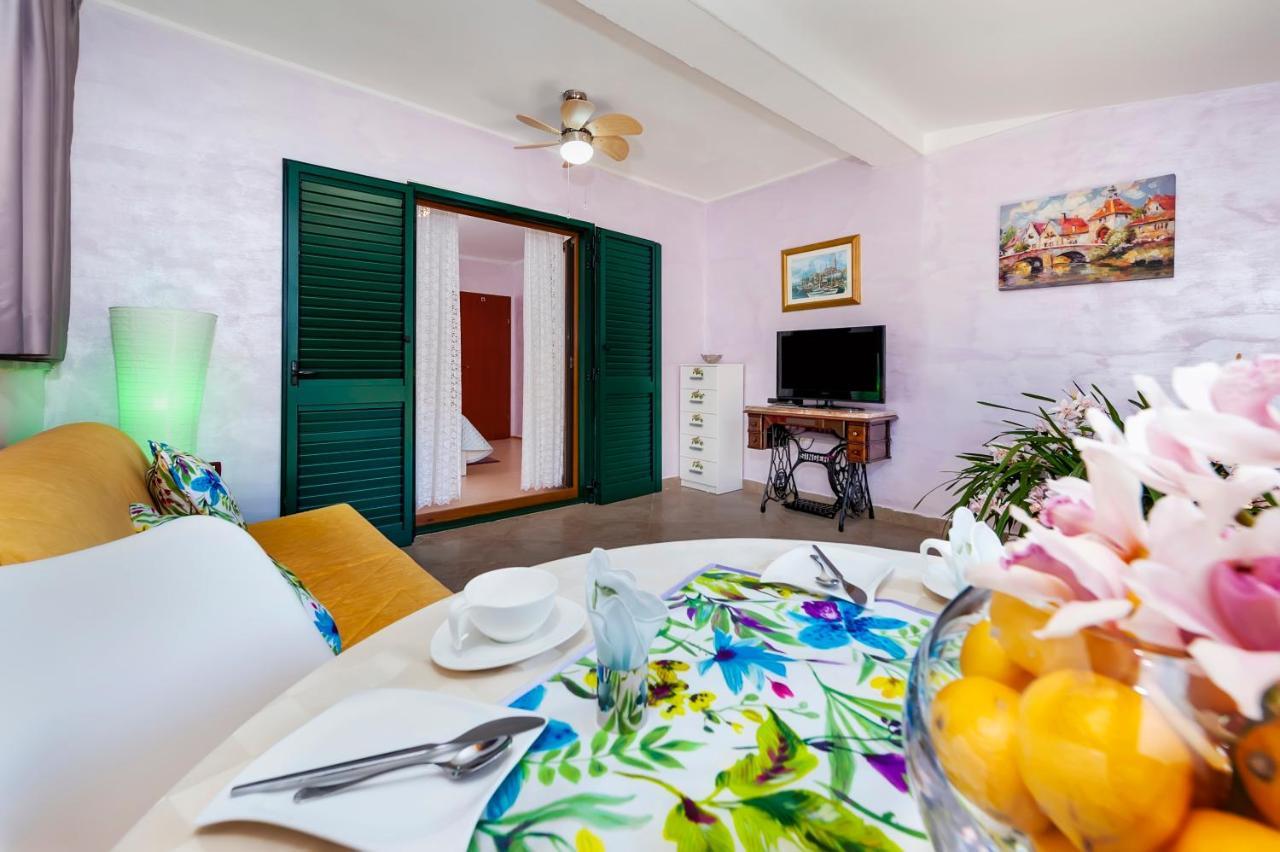 Apartments And Rooms Villa Dea Adults Only روفينج المظهر الخارجي الصورة