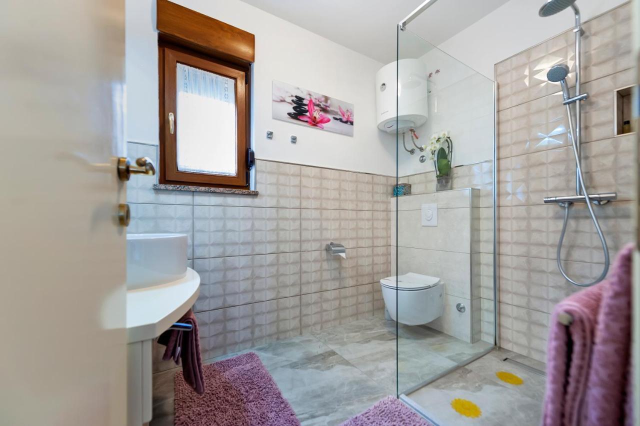 Apartments And Rooms Villa Dea Adults Only روفينج المظهر الخارجي الصورة