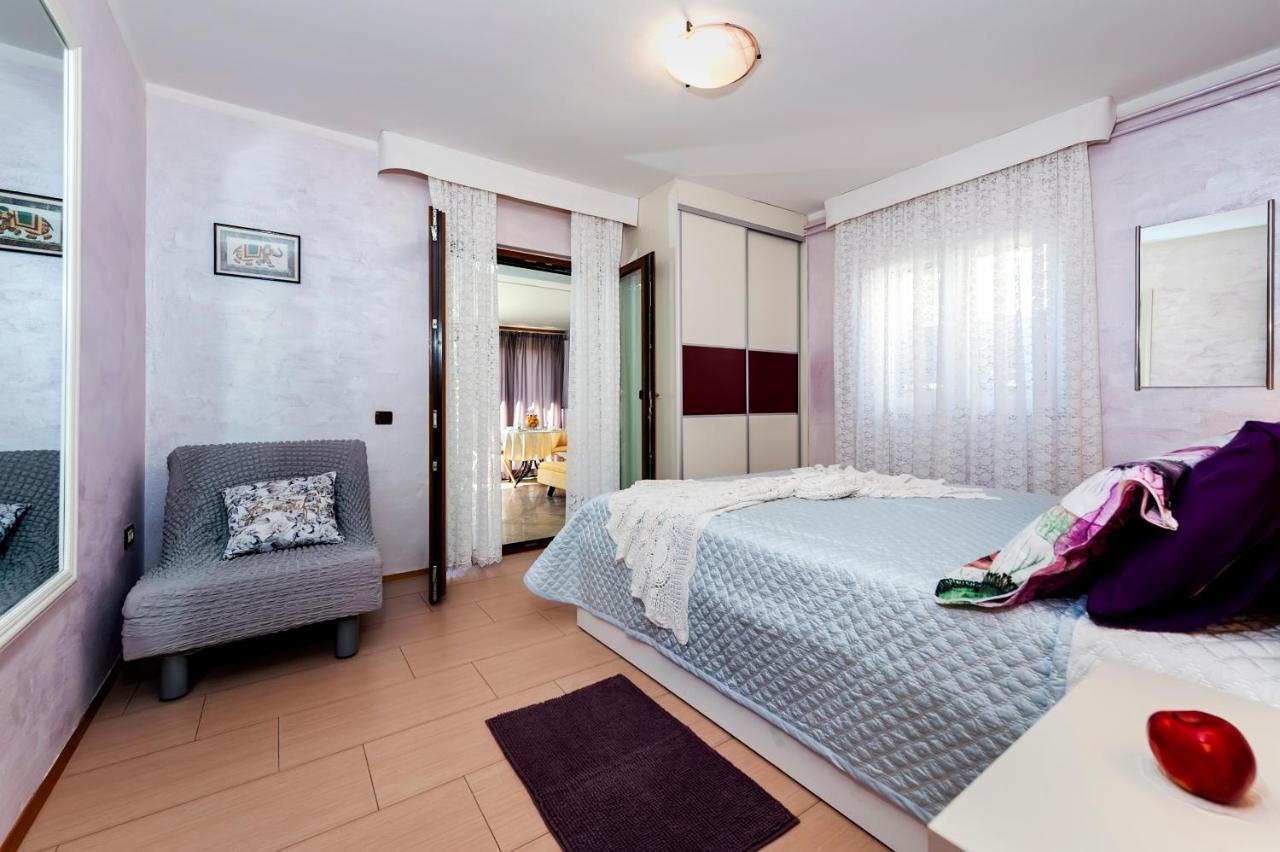 Apartments And Rooms Villa Dea Adults Only روفينج المظهر الخارجي الصورة