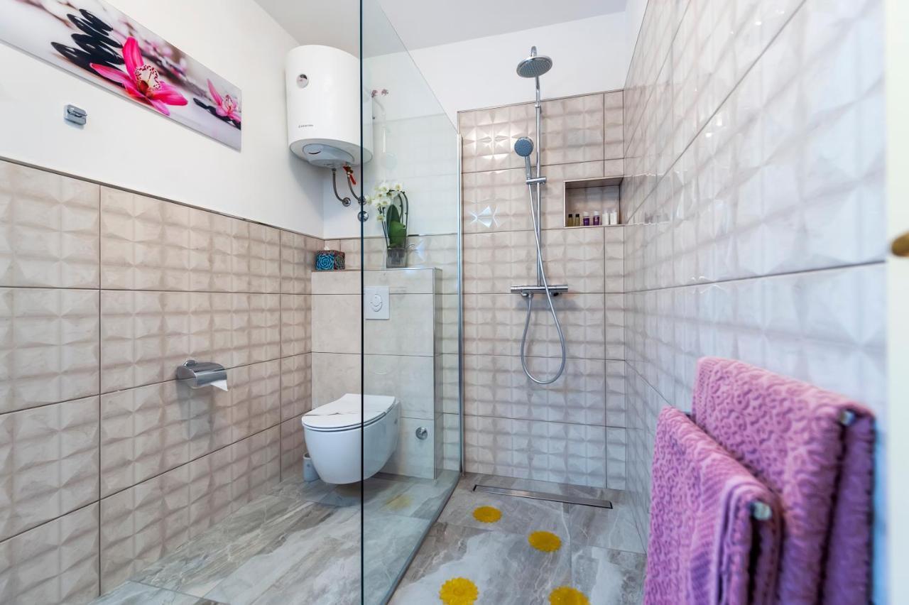 Apartments And Rooms Villa Dea Adults Only روفينج المظهر الخارجي الصورة