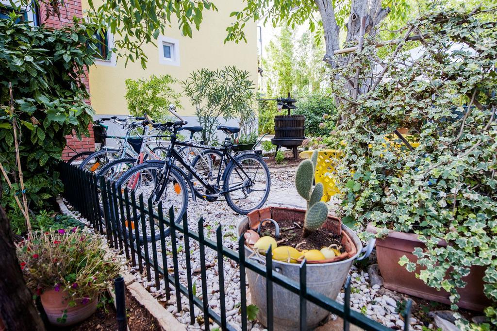 Apartments And Rooms Villa Dea Adults Only روفينج المظهر الخارجي الصورة